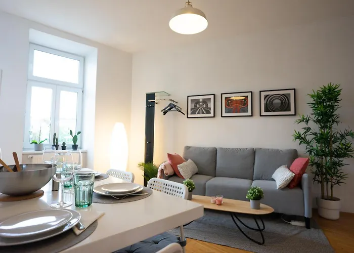 Modern 3 Bedroom Apartment In City Center